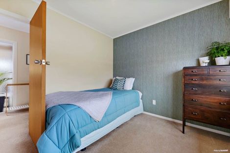 Photo of property in 13 Quibray Place, Botany Downs, Auckland, 2010