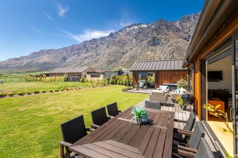 Photo of property in 8 Hovingham Court, Jacks Point, Queenstown, 9371