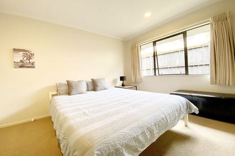 Photo of property in 12 Kalmore Place, Flat Bush, Auckland, 2016