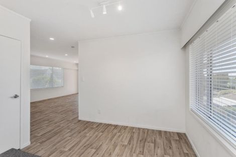 Photo of property in 4/62 Kitchener Road, Milford, Auckland, 0620