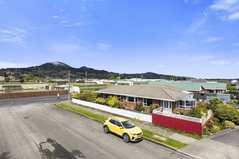 Photo of property in 1 Victoria Street, Mosgiel, 9024