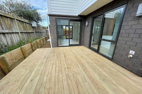 Photo of property in 3a De Quincey Terrace, Highland Park, Auckland, 2010