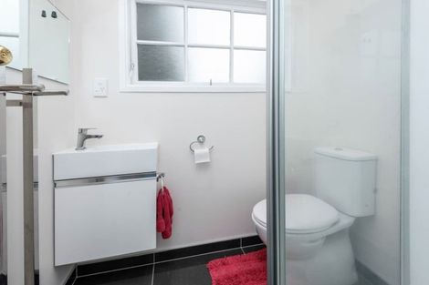 Photo of property in 24 Cheriton Road, Mellons Bay, Auckland, 2014