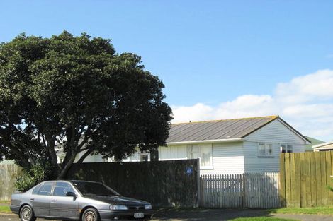 Photo of property in 2 Gibbons Crescent, Castlecliff, Whanganui, 4501