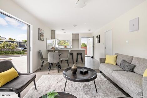 Photo of property in 32 Valhalla Drive, Beach Haven, Auckland, 0626