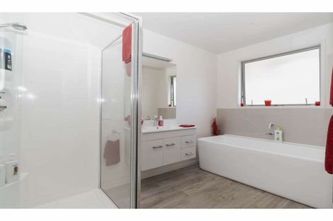 Photo of property in 11 Saint Anthonys Way, Kerikeri, 0294