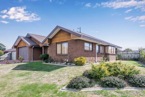 Photo of property in 124 Realm Drive, Paraparaumu, 5032