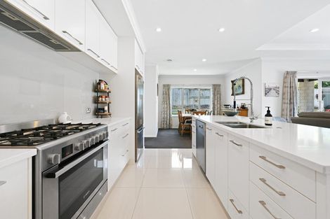 Photo of property in 16 Longbow Terrace, Flagstaff, Hamilton, 3210