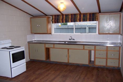 Photo of property in 120 Bowhill Road, New Brighton, Christchurch, 8083