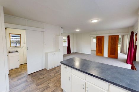 Photo of property in 19 Perrin Place, Kelvin Grove, Palmerston North, 4414