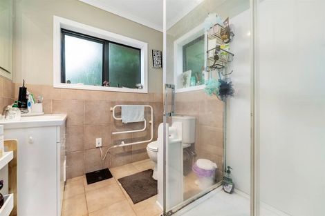 Photo of property in 53 Helleur Road, Massey, Auckland, 0614