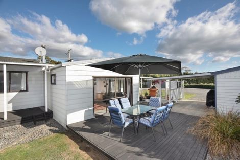 Photo of property in 146 Parewanui Road, Bulls, 4894