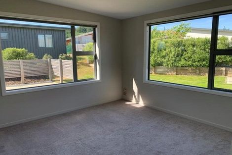 Photo of property in 2 Kahu Close, Wanaka, 9305