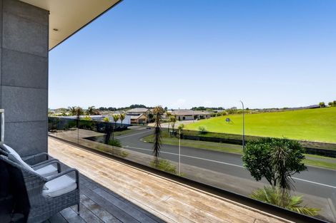 Photo of property in 15 Links Drive, Waiwhakaiho, New Plymouth, 4312