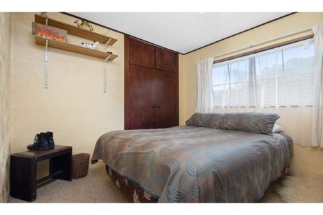 Photo of property in 4 Heron Place, Waiuku, 2123