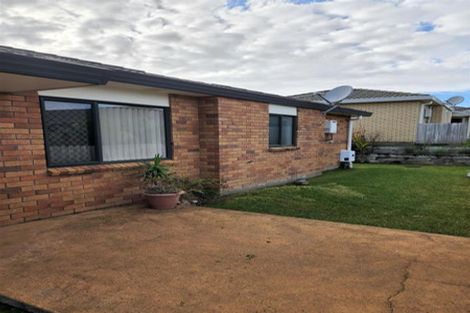 Photo of property in 9/169 Sturges Road, Henderson, Auckland, 0612