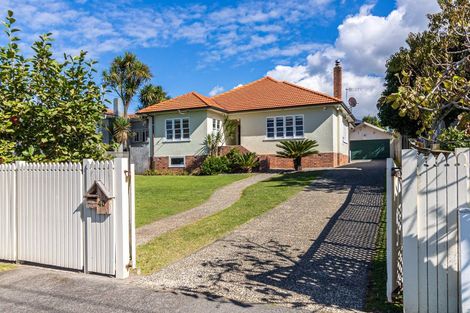 Photo of property in 40 Te Kawa Road, Greenlane, Auckland, 1061