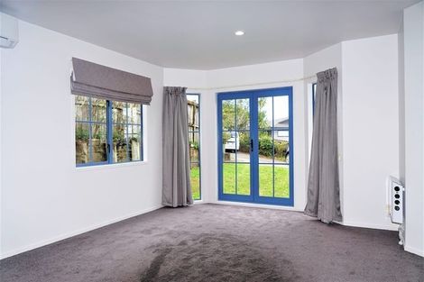 Photo of property in 2/19a Heathglen Place, Bayview, Auckland, 0629