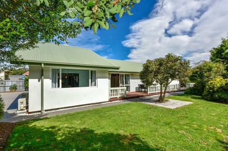 Photo of property in 33 Palmers Road, New Brighton, Christchurch, 8083