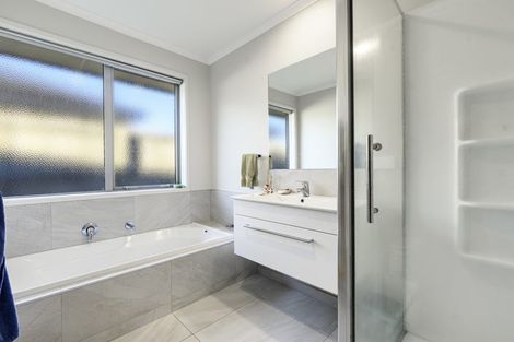 Photo of property in 170 Waikite Road, Welcome Bay, Tauranga, 3175