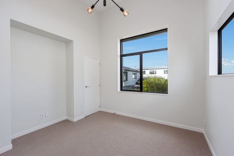 Photo of property in 8 Alexander French Close, Silverdale, 0932