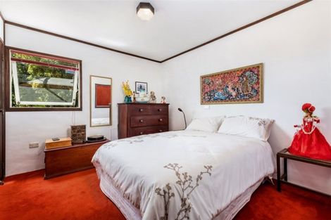 Photo of property in 531 Scenic Drive, Waiatarua, Auckland, 0612