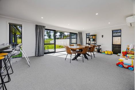 Photo of property in 57 Murray Ward Drive, Te Kauwhata, 3710