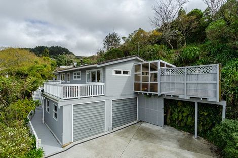Photo of property in 2 Thomas Hook Street, Tawa, Wellington, 5028