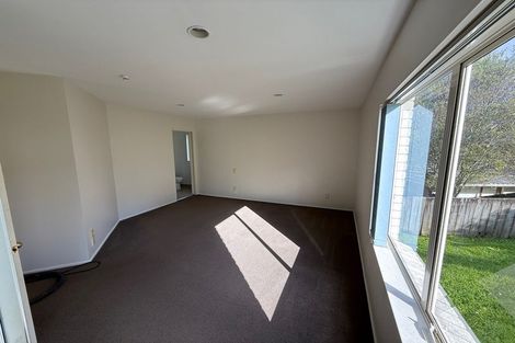 Photo of property in 5 St Thomas More Lane, Glenfield, Auckland, 0629