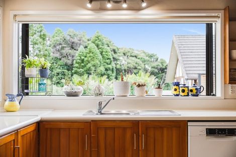 Photo of property in 72 Crows Road, Swanson, Auckland, 0614