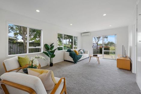 Photo of property in 13 Seymour Road, Mellons Bay, Auckland, 2014