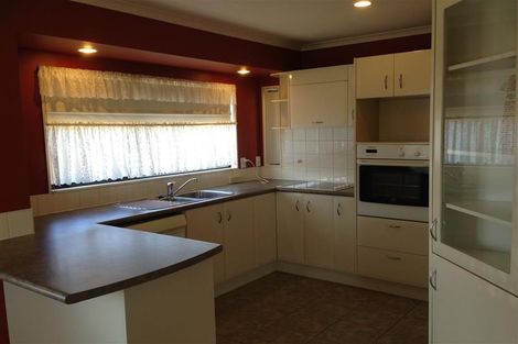 Photo of property in 3 Grande Vue Road, Papatoetoe, Auckland, 2025