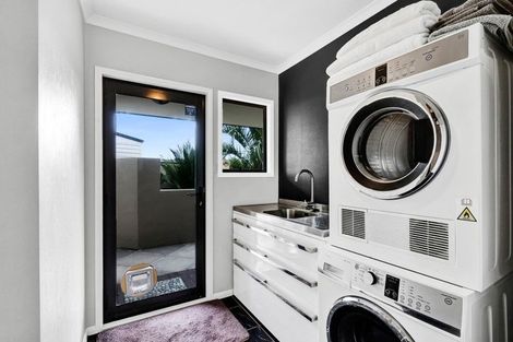 Photo of property in 1d Silvan Place, Bell Block, New Plymouth, 4312