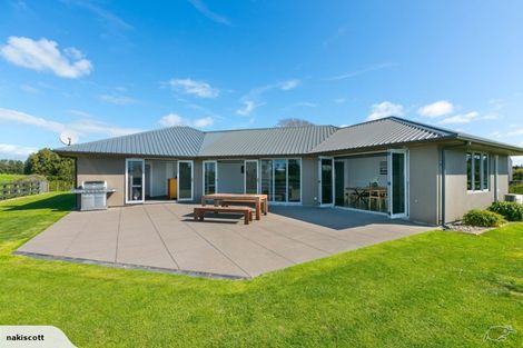 Photo of property in 563 Richmond Road, Lepperton, New Plymouth, 4373