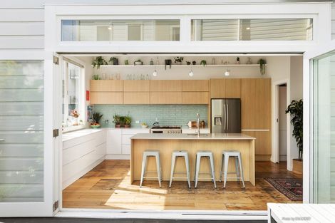 Photo of property in 4 Hobson Street, Thorndon, Wellington, 6011