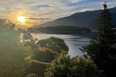 Photo of property in 611 Peninsula Road, Kelvin Heights, Queenstown, 9300