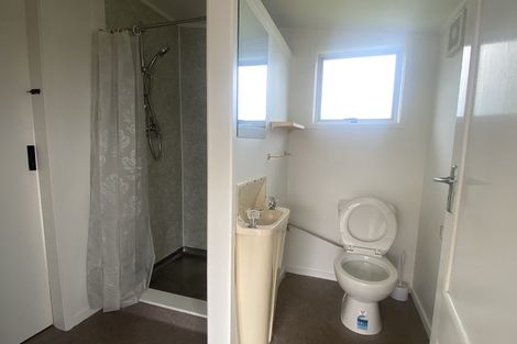 Photo of property in 235 Edmonton Road, Te Atatu South, Auckland, 0610