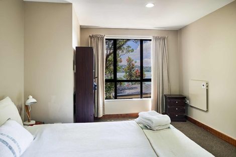 Photo of property in 82 Paremata Road, Paremata, Porirua, 5024