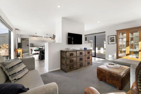 Photo of property in 11 Alice Burn Drive, Luggate, Cromwell, 9383