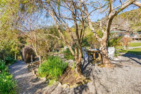 Photo of property in 826 Queen Charlotte Drive, Havelock, Picton, 7281