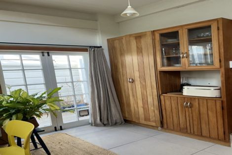 Photo of property in 20 Earls Terrace, Mount Victoria, Wellington, 6011