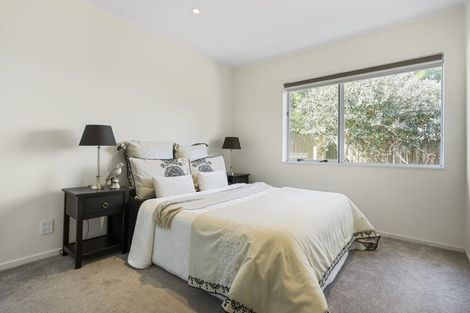 Photo of property in 16 Whitford Road, Howick, Auckland, 2014