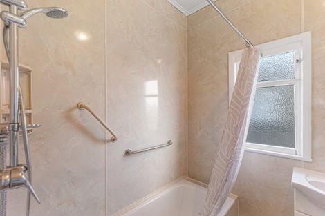 Photo of property in 13 Winchester Street, Levin, 5510