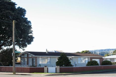 Photo of property in 26 Domain Road, Otaki, 5512