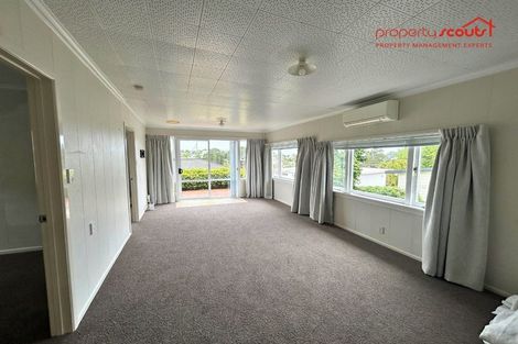 Photo of property in 1/12 Holiday Road, Stanmore Bay, Whangaparaoa, 0932