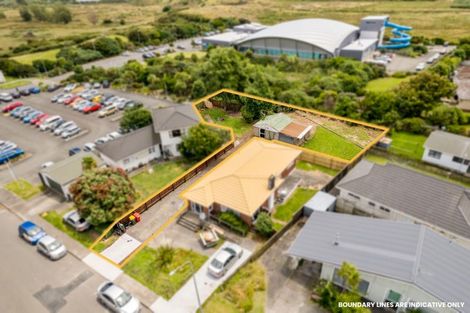 Photo of property in 6a Ngahina Street, Paraparaumu, 5032