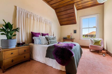 Photo of property in 126 Vauxhall Road, Narrow Neck, Auckland, 0624