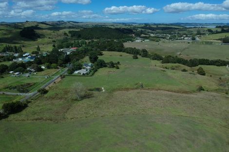 Photo of property in 10 Franklin Road, Paparoa, 0571