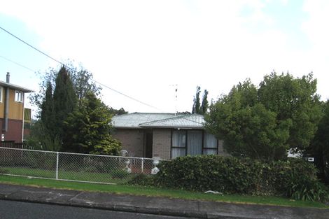 Photo of property in 8 Preston Avenue, Henderson, Auckland, 0610