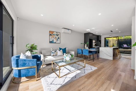 Photo of property in 10a Prince Regent Drive, Half Moon Bay, Auckland, 2012